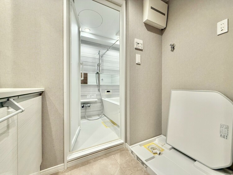 その他 十分な広さの脱衣所。