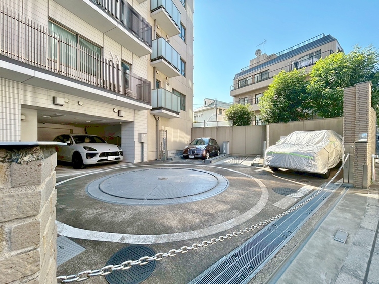 その他 駐車スペースが嬉しいですね。※空き状況は都度ご確認下さい。