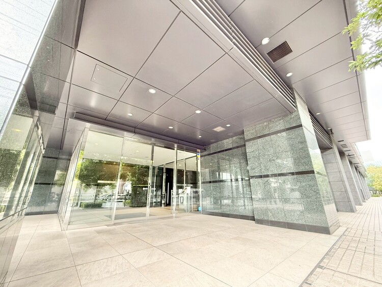 その他 上質感漂う玄関アプローチです。