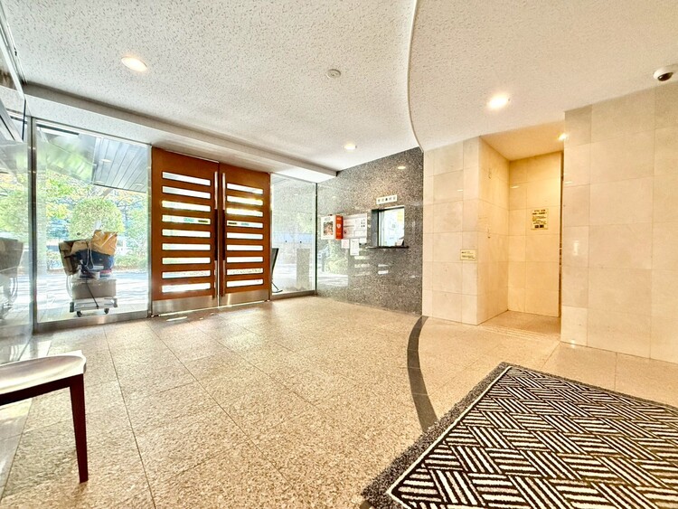 その他 館内は静寂な中が保たれており、管理が行き届いている印象を受けました。