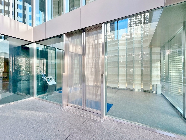 その他 上質感漂う玄関アプローチです。