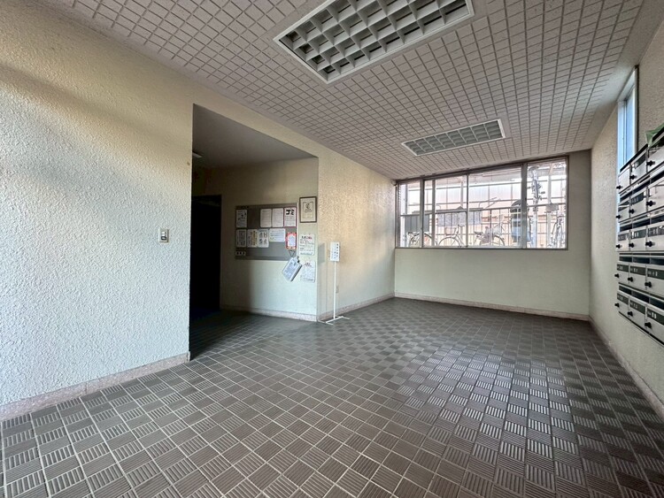 その他 館内は静寂な中が保たれており、管理が行き届いている印象を受けました。