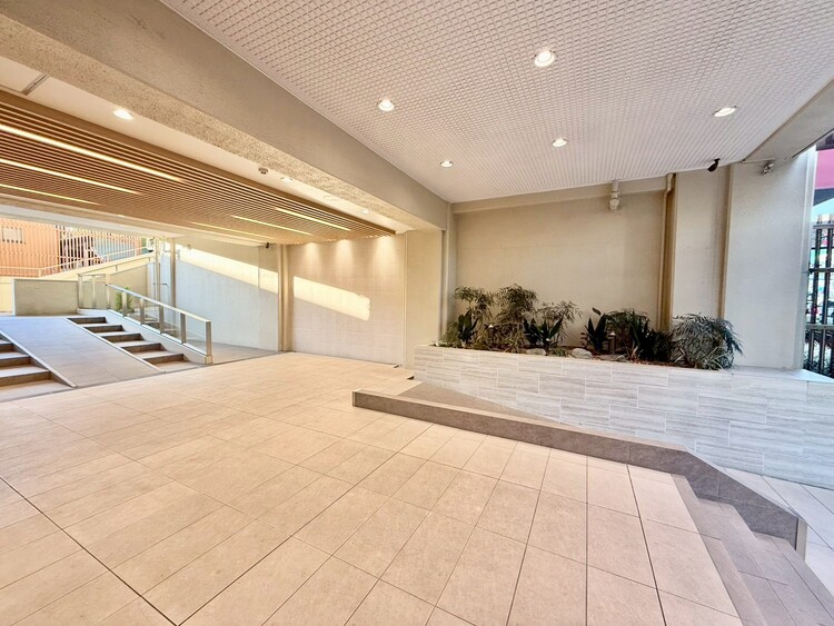 その他 館内は静寂な中が保たれており、管理が行き届いている印象を受けました。