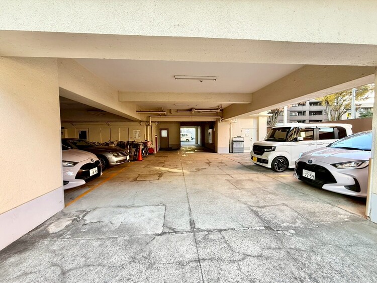 その他 駐車スペースが嬉しいですね。※空き状況は都度ご確認下さい。