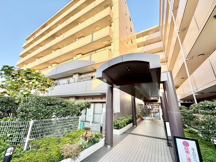 その他 上質感漂う玄関アプローチです。