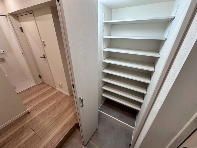 その他 家電やスーツケース、ストック品など何でも片付く嬉しい空間です。