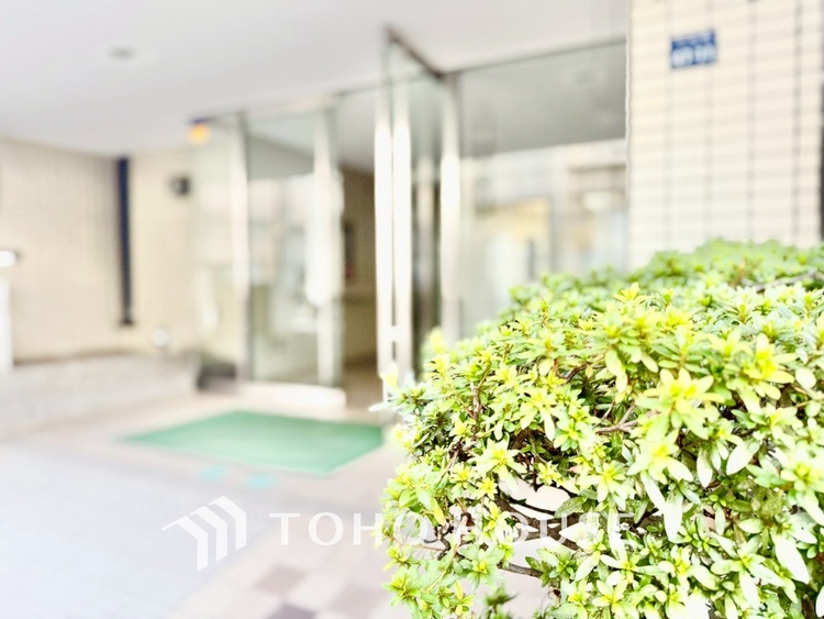 内装 ◆窓を開けると◆冷涼な風、そよぐリビング。だんらんの場所はここから始まり、ここで終わる。家族の笑顔が集う素敵な場所だから、こだわり抜いた思いが詰まっているのだと思う。