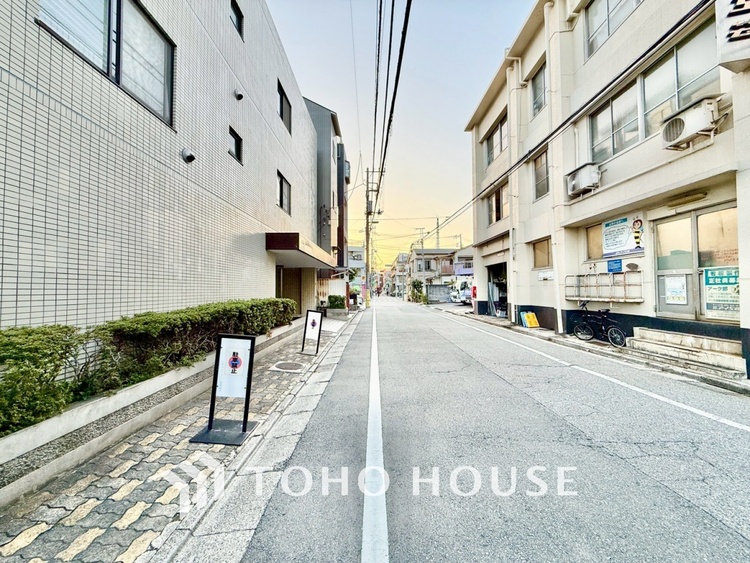 内装 ◆闇夜の輝き◆オレンジ色の光は大人になった今の僕にはわかる。1日の終わりを伝えに来たわけではなく、また明日が来る方へ導いてくれた事を。