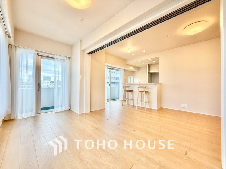 内装 ◆子供部屋◆冷涼な風、そよぐリビング。だんらんの場所はここから始まり、ここで終わる。家族の笑顔が集う素敵な場所だから、こだわり抜いた思いが詰まっているのだと思う。