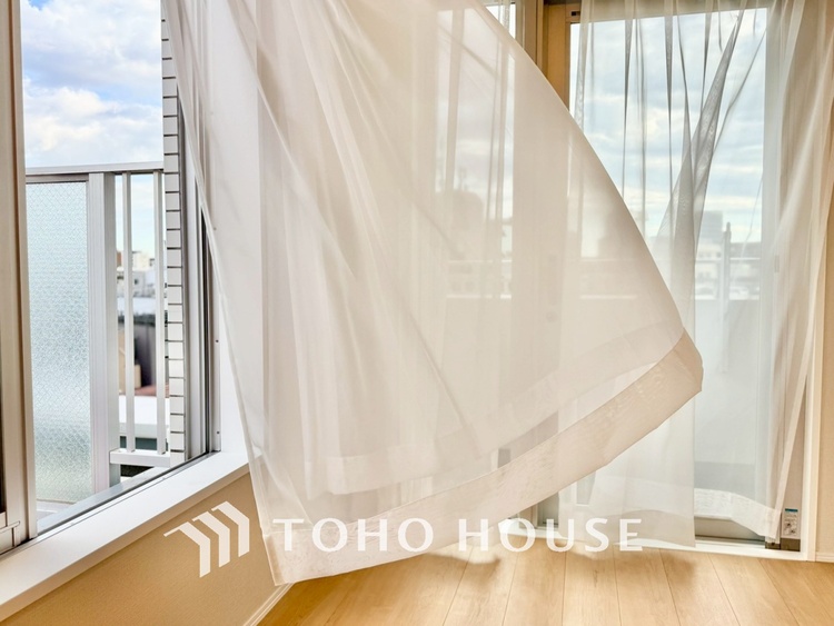 内装 ◆ここに在る◆事も無げに美しく、伝えるには筆舌に尽くし難い。豪華絢爛や華美と言う事ではなく、住まう者にとって暮らし易く心地がいいと言う美しさがこの住まいには込められている。