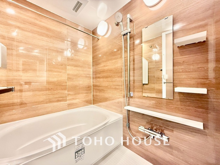 風呂 ◆浴室◆の温もりを感じ、ふわりと寄り添う太陽の妖精たちが自然と僕達を微睡ませる。うとうとしたい訳ではないがそんな時間が嫌いじゃない自分がここにいる。