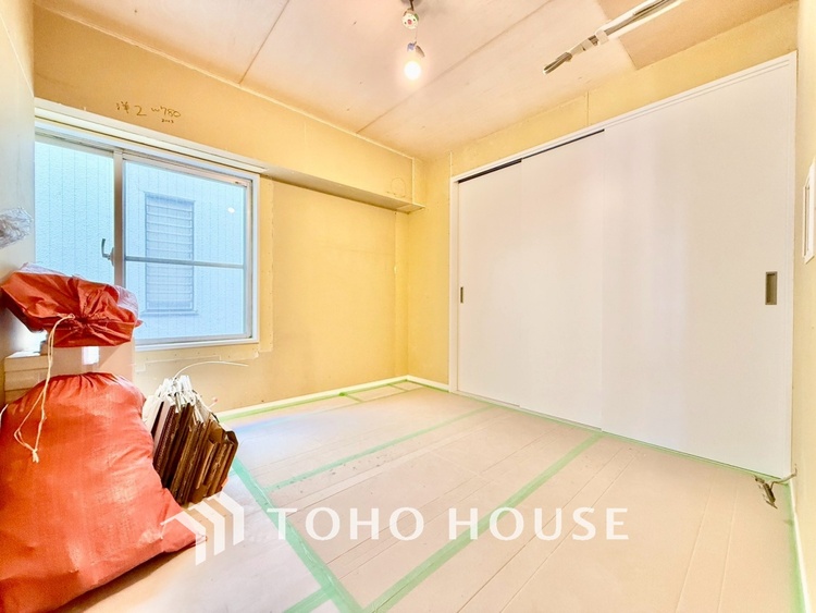 内装 ◆闇夜の輝き◆オレンジ色の光は大人になった今の僕にはわかる。1日の終わりを伝えに来たわけではなく、また明日が来る方へ導いてくれた事を。