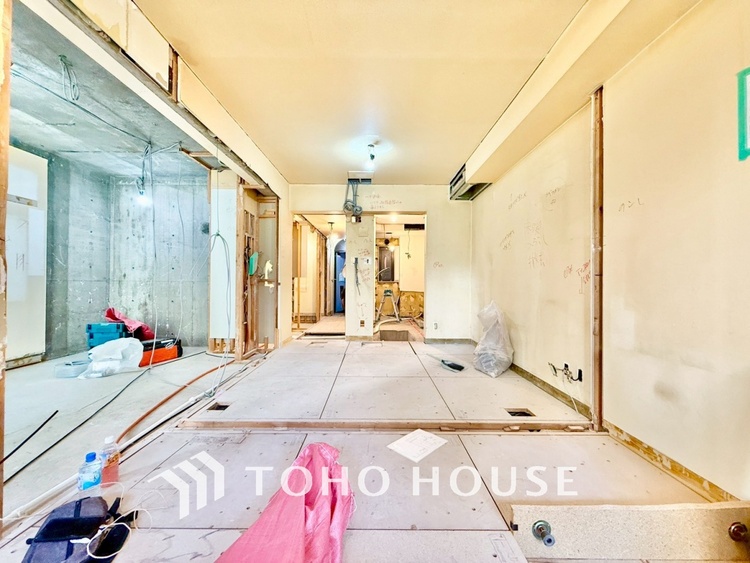 内装 ◆隠された美しさ◆流麗な音楽が流れているような繊細でいながら整然かつ堅牢なこの空間。この空間は確かに美しい。しかし、そこには美しさ以上のものが隠されている。