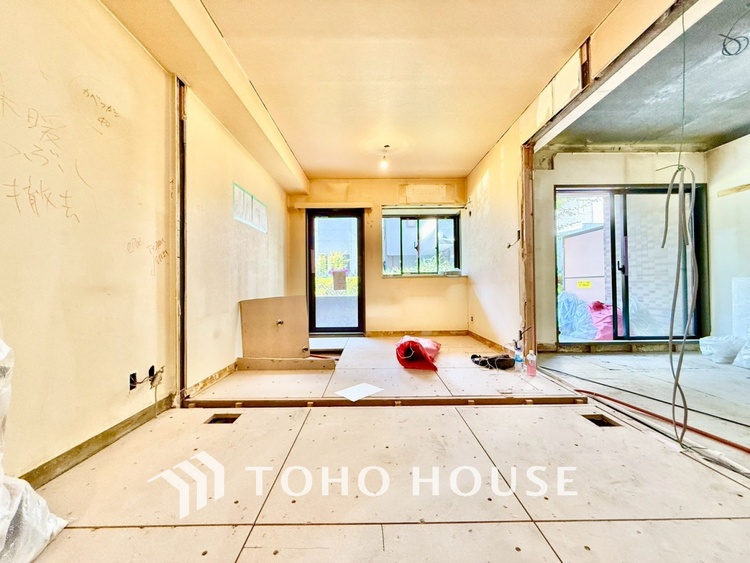 内装 ◆ここに在る◆事も無げに美しく、伝えるには筆舌に尽くし難い。豪華絢爛や華美と言う事ではなく、住まう者にとって暮らし易く心地がいいと言う美しさがこの住まいには込められている。