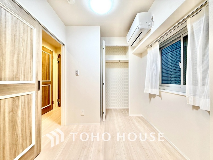 内装 ◆子供部屋◆冷涼な風、そよぐリビング。だんらんの場所はここから始まり、ここで終わる。家族の笑顔が集う素敵な場所だから、こだわり抜いた思いが詰まっているのだと思う。