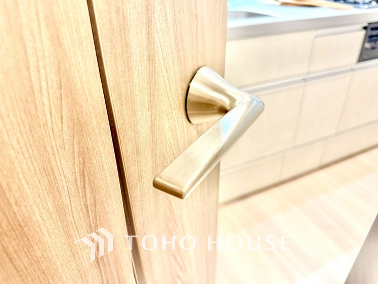 内装 ◆闇夜の輝き◆オレンジ色の光は大人になった今の僕にはわかる。1日の終わりを伝えに来たわけではなく、また明日が来る方へ導いてくれた事を。