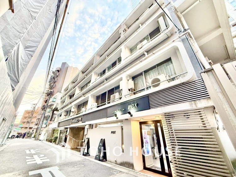 外観 ◆共有空間◆些細な事でほっぺを膨らまして怒る君。それでも僕達はこれからも一緒だよ。喧嘩をしても離れたくないから一つはさんだ同じ場所にいる。分かるよ。そこに君が