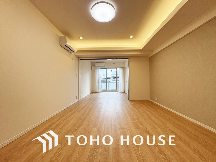 内装 広がりのある住空間、家族が集まるリビング・ダイニング