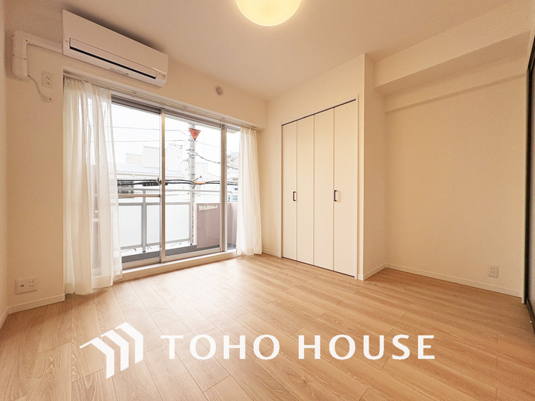 内装 採光もある洋室は、くつろぎのひと時を過ごすのにぴったり