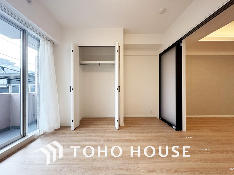 内装 1日の疲れを癒し、心地よく寛げるようゆったりとした広さをしています