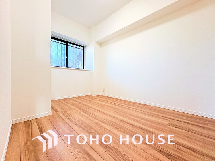 内装 採光もある洋室は、くつろぎのひと時を過ごすのにぴったり