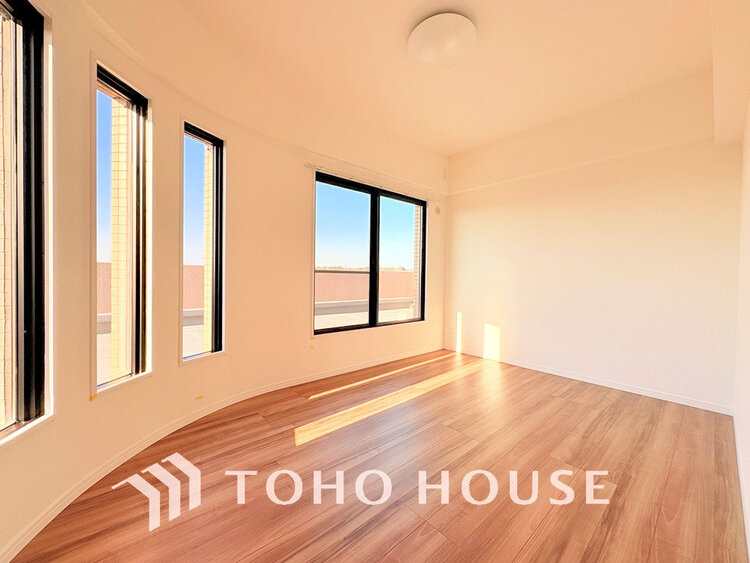 内装 シンプルですっきりとした室内は飽きのこない居心地の良い雰囲気