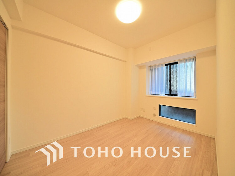 内装 採光もある洋室は、くつろぎのひと時を過ごすのにぴったり