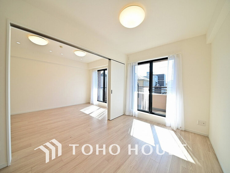 内装 シンプルですっきりとした室内は飽きのこない居心地の良い雰囲気