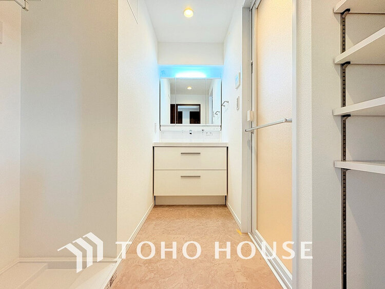 洗面 清潔感のある脱衣場