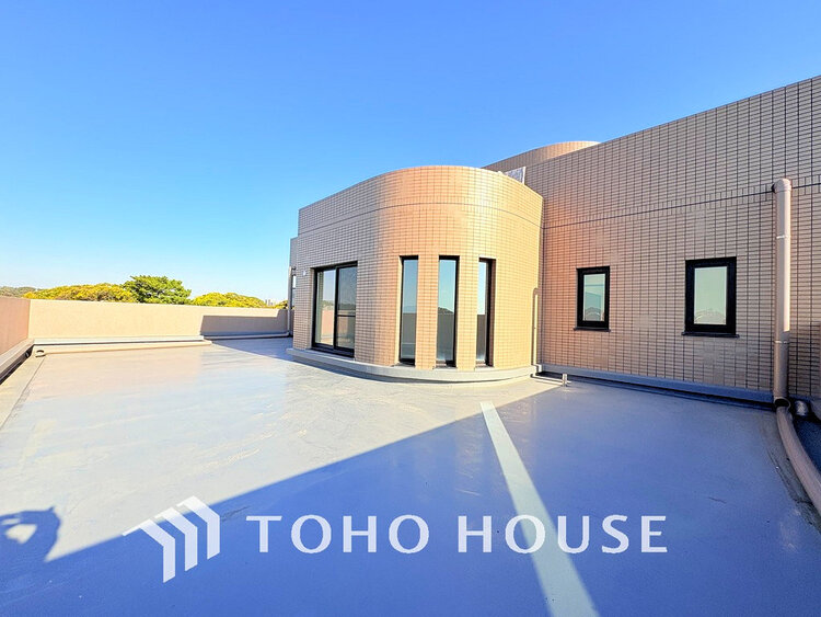 バルコニー 広々ルーフバルコニーで屋上菜園やBBQなどにいかがでしょうか