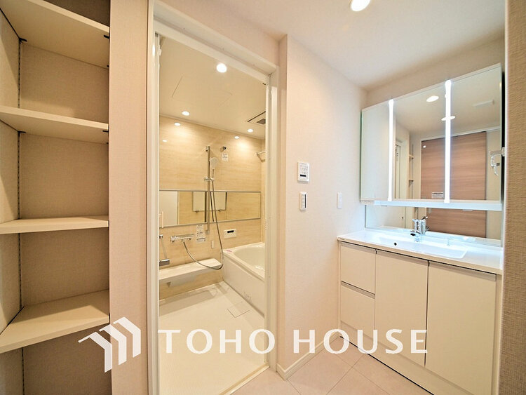 洗面 大きな洗面鏡付き、朝の身支度も楽しくなりますね