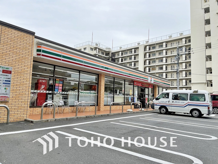 周辺 セブンイレブン 狛江西野川４丁目店　距離90ｍ