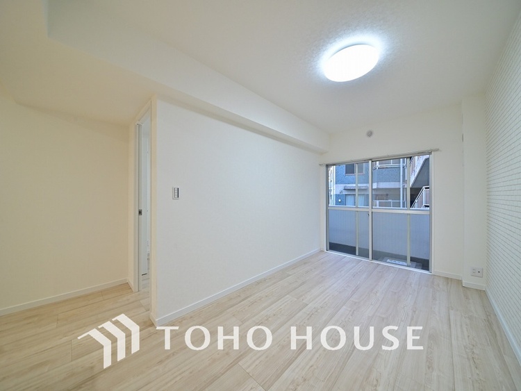 内装 広がりのある住空間、家族が集まるリビング・ダイニング