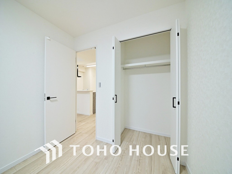 内装 シンプルですっきりとした室内は飽きのこない居心地の良い雰囲気です