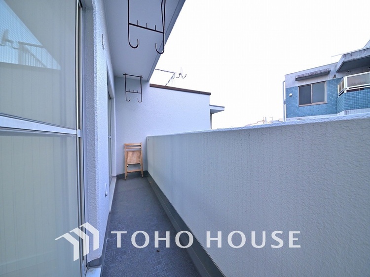 バルコニー 陽当たり良好なバルコニー