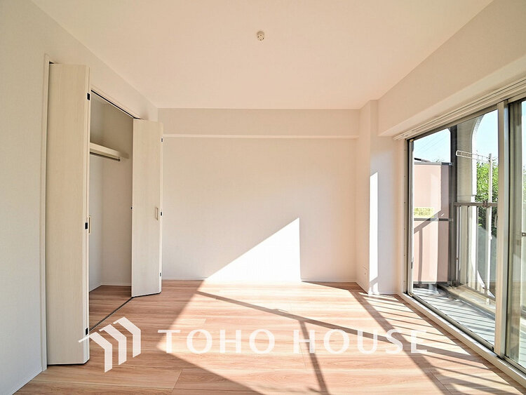 内装 シンプルですっきりとした室内は飽きのこない居心地の良い雰囲気