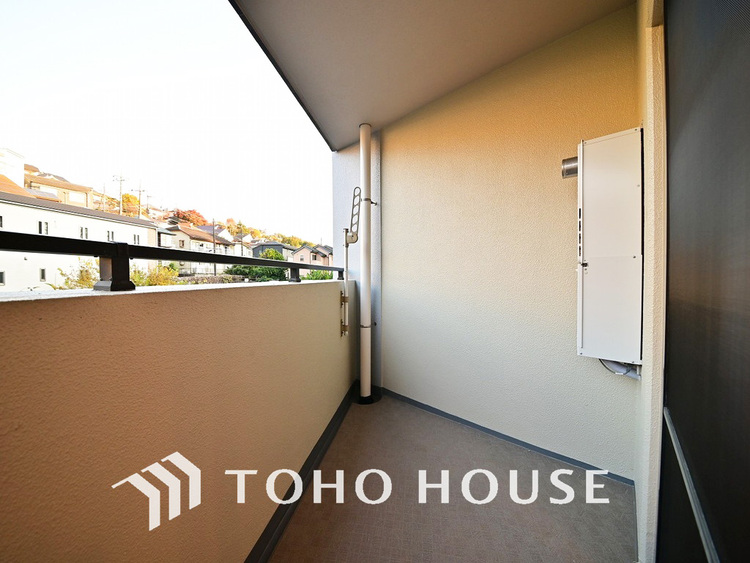 バルコニー 陽当たり良好なバルコニー