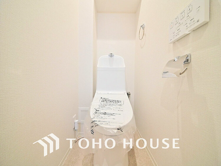 トイレ トイレには快適な温水洗浄便座付