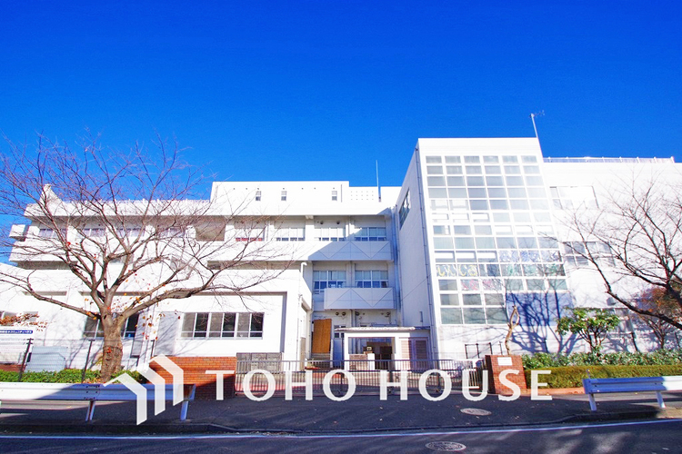 周辺 横浜市立新鶴見小学校　距離450m