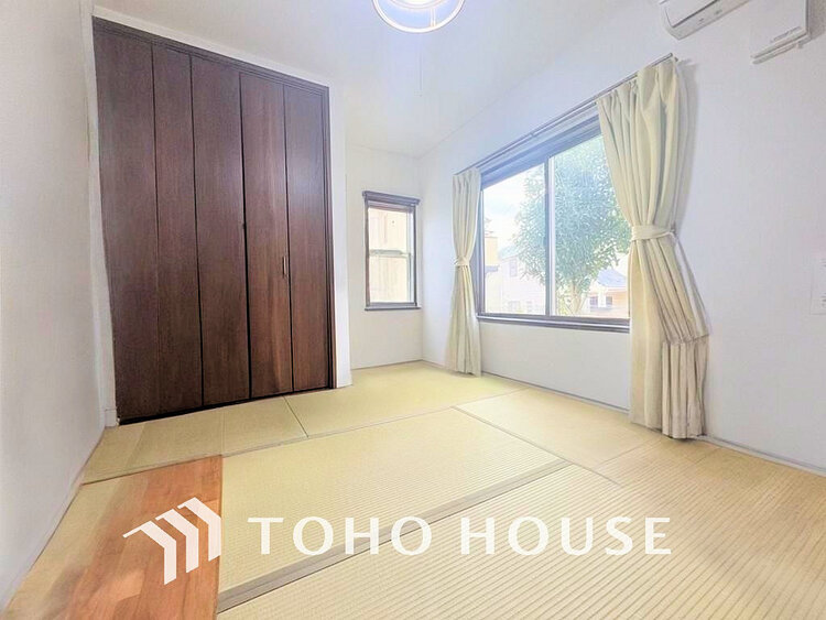 内装 客間はもちろん、個人のスペースにも使える和室(現地には家具があります)