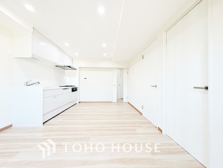 内装 ◆眩い◆光が燦々と入り、家族の笑顔を照らす。「いつまでも続いて」と願う夢のような毎日がここにある。