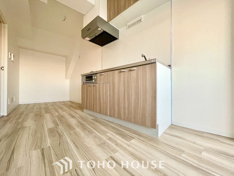 内装 【LIVING】◆眩い◆光が燦々と入り、家族の笑顔を照らす。「いつまでも続いて」と願う夢のような毎日がここにある。