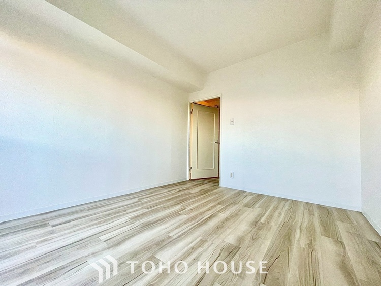 内装 【LIVING】◆陽光◆が差し込む。この開放的なLDKに家族の笑顔が集う。家族が一緒に過ごす空間は明るく、そして居心地よく。