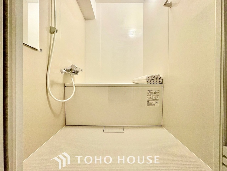 風呂 【BATHROOM】◆プライベートな空間◆simpleだからrelaxできるんです。こころもからだもキレイさっぱり。