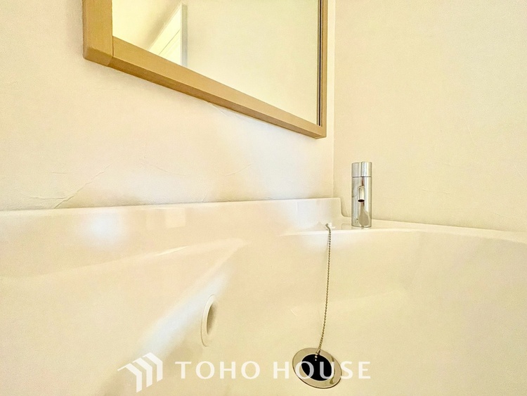 洗面 【WASHROOM】◆快適◆煌びやかな暮らしの中にも忘れたくない快適さ。大きな収納が助けてくれます。