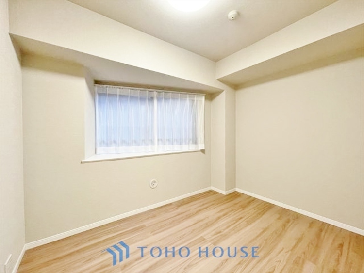 内装 ◆窓を開けると◆冷涼な風、そよぐリビング。だんらんの場所はここから始まり、ここで終わる。家族の笑顔が集う素敵な場所だから、こだわり抜いた思いが詰まっているのだと思う。