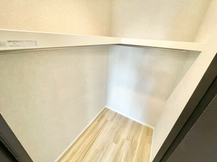 その他 収納スペースが付いていて、お部屋を広く使っていただけます。