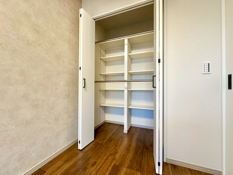 その他 家電やスーツケース、ストック品など何でも片付く嬉しい空間です。