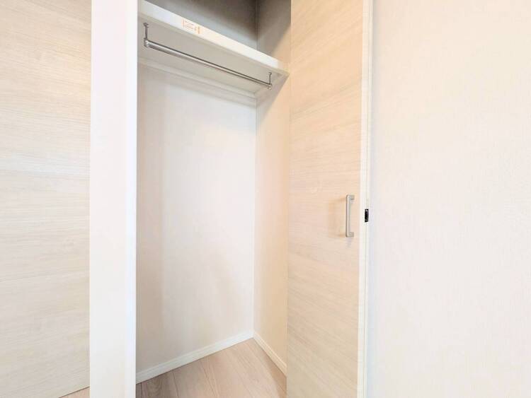 その他 収納スペースが付いていて、お部屋を広く使っていただけます。