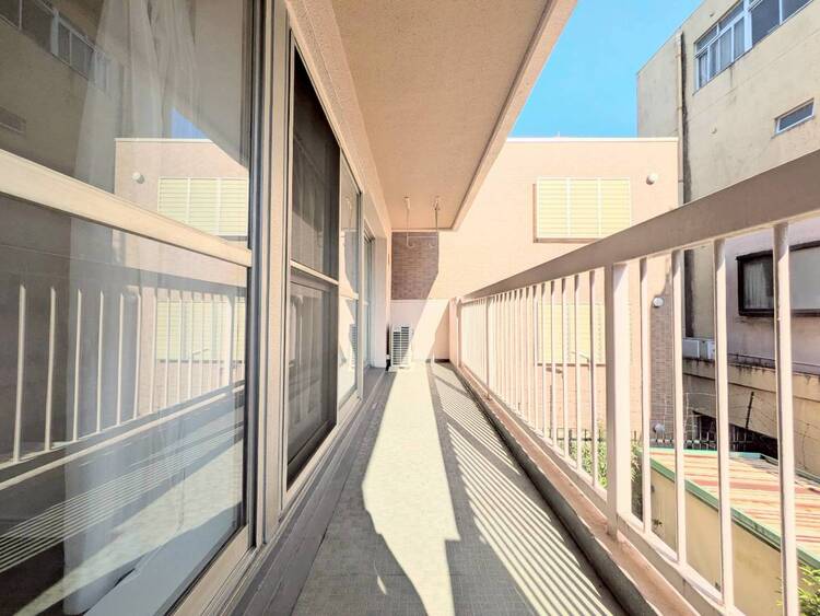 その他 朝の澄んだ空気や、夕方に吹く清々しい風を感じられるバルコニー。